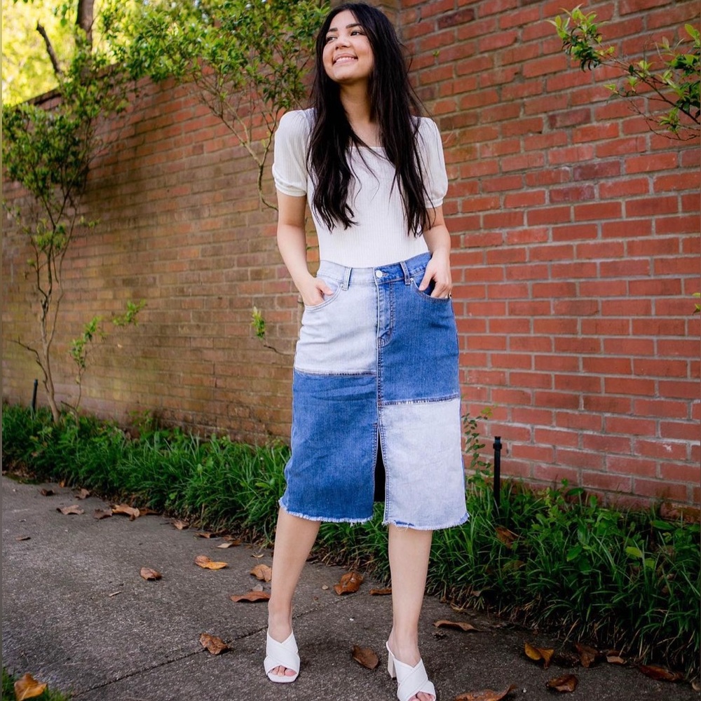 Chic Two-Tone Denim Skirt